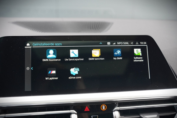 BMW 3 Serie Touring 330e xDrive High Executive M Sport | M Performance | Panoramadak | Harman Kardon | 360° Camera | Assisted Driving | Head Up Display | Stoelverwarming | Stuurverwarming | Apple Carplay | Navigatie | Adaptive Cruise Control | Am