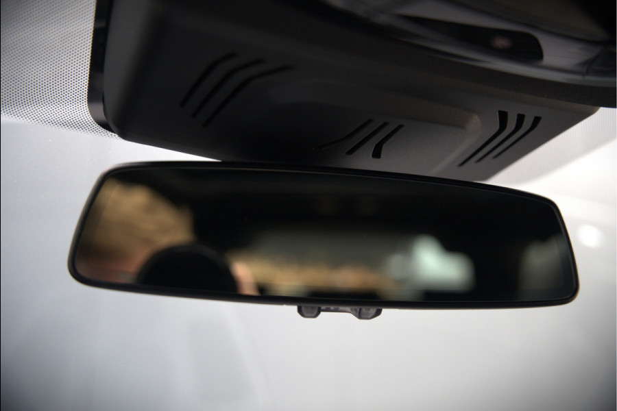 BMW 3 Serie Touring 330e xDrive High Executive M Sport | M Performance | Panoramadak | Harman Kardon | 360° Camera | Assisted Driving | Head Up Display | Stoelverwarming | Stuurverwarming | Apple Carplay | Navigatie | Adaptive Cruise Control | Am