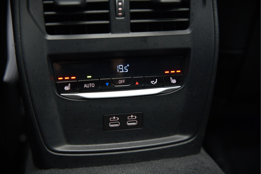 BMW 3 Serie Touring 330e xDrive High Executive M Sport | M Performance | Panoramadak | Harman Kardon | 360° Camera | Assisted Driving | Head Up Display | Stoelverwarming | Stuurverwarming | Apple Carplay | Navigatie | Adaptive Cruise Control | Am