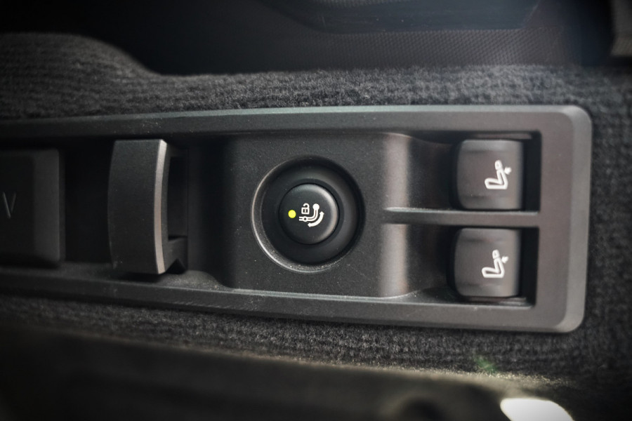 BMW 3 Serie Touring 330e xDrive High Executive M Sport | M Performance | Panoramadak | Harman Kardon | 360° Camera | Assisted Driving | Head Up Display | Stoelverwarming | Stuurverwarming | Apple Carplay | Navigatie | Adaptive Cruise Control | Am