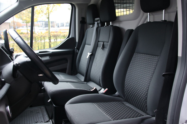 Ford Transit Custom 320 2.0 TDCI L2H1 Raptor Edition | Bi-Xenon | CarPlay | Navigatie | Camera | Stoelverwarming | Dodehoek detector | Lane Assist | DAB | Werkplaatsinrichting | 3-Zitter | Dealer onderhouden | Nieuwe APK