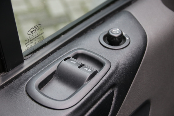 Ford Transit Custom 320 2.0 TDCI L2H1 Raptor Edition | Bi-Xenon | CarPlay | Navigatie | Camera | Stoelverwarming | Dodehoek detector | Lane Assist | DAB | Werkplaatsinrichting | 3-Zitter | Dealer onderhouden | Nieuwe APK