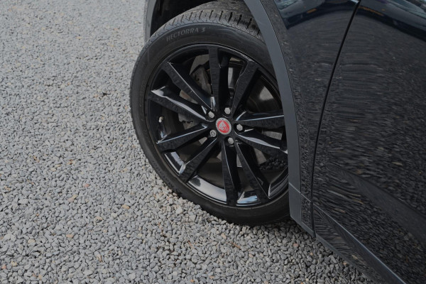 Jaguar E-Pace 2.0 P250 AWD R-Dynamic 250 PK Adaptive Pano 360 Camera Leder Trekhaak 20''