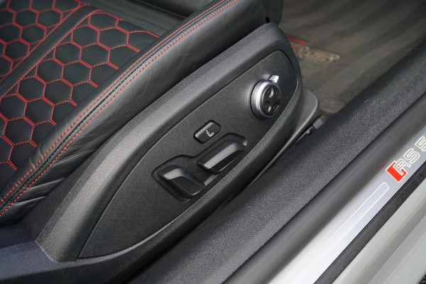 Audi RS5 Coupé 2.9 TFSI RS 5 Quattro | Keramische remmerij | Carbon binnen+buiten | Massage stoelen | HUD | Bang&Olufsen | Virtual