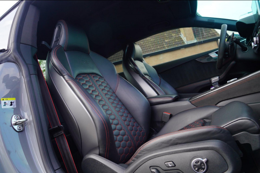 Audi RS5 Coupé 2.9 TFSI RS 5 Quattro | Keramische remmerij | Carbon binnen+buiten | Massage stoelen | HUD | Bang&Olufsen | Virtual