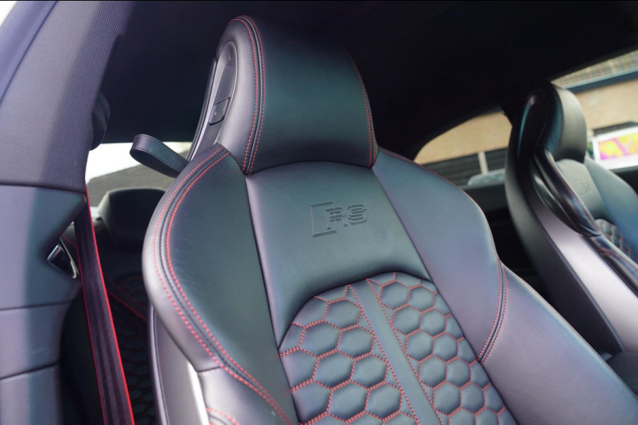 Audi RS5 Coupé 2.9 TFSI RS 5 Quattro | Keramische remmerij | Carbon binnen+buiten | Massage stoelen | HUD | Bang&Olufsen | Virtual