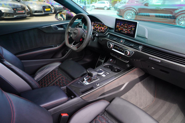 Audi RS5 Coupé 2.9 TFSI RS 5 Quattro | Keramische remmerij | Carbon binnen+buiten | Massage stoelen | HUD | Bang&Olufsen | Virtual