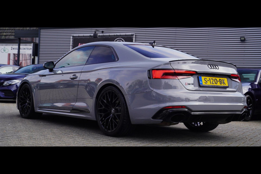 Audi RS5 Coupé 2.9 TFSI RS 5 Quattro | Keramische remmerij | Carbon binnen+buiten | Massage stoelen | HUD | Bang&Olufsen | Virtual