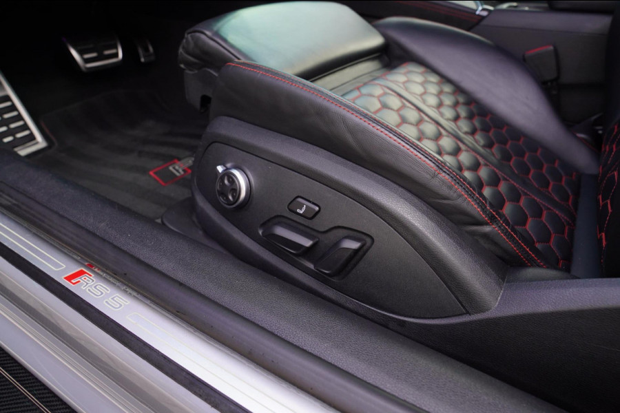 Audi RS5 Coupé 2.9 TFSI RS 5 Quattro | Keramische remmerij | Carbon binnen+buiten | Massage stoelen | HUD | Bang&Olufsen | Virtual