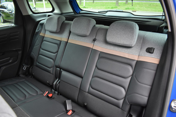Citroën C3 Aircross 1.2 PureTech Shine / Carplay / Half Leder / DAB / Cruise / LED