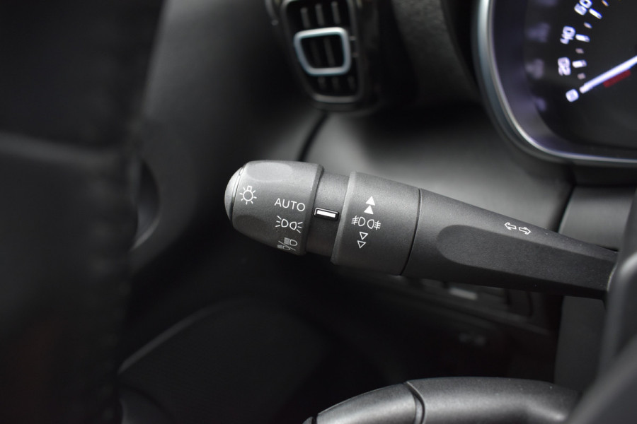 Citroën C3 Aircross 1.2 PureTech Shine / Carplay / Half Leder / DAB / Cruise / LED