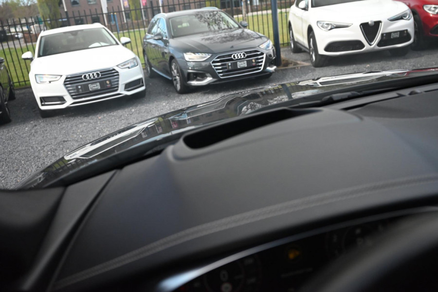 Jaguar E-Pace 2.0 P250 AWD R-Dynamic 250 PK Adaptive Pano 360 Camera Leder Trekhaak 20''