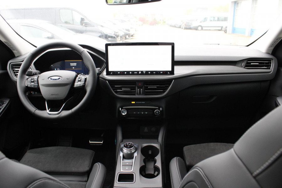 Ford Kuga 2.5 PHEV Active X | Panoramadak | Technology Pack | Winter Pack | Wegklapbare trekhaak | 19 inch lichtmetalen velgen | Reservewiel | Prijs incl. 4.000 Ford voordeel