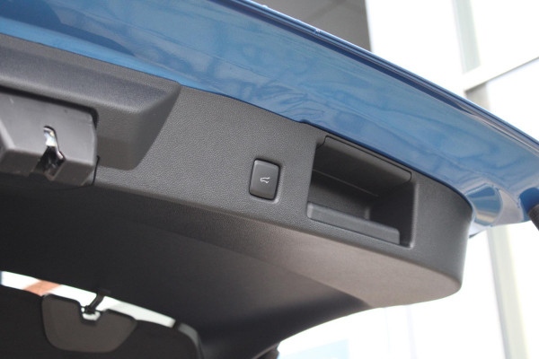 Ford Kuga 2.5 PHEV Active X | Panoramadak | Technology Pack | Winter Pack | Wegklapbare trekhaak | 19 inch lichtmetalen velgen | Reservewiel | Prijs incl. 4.000 Ford voordeel