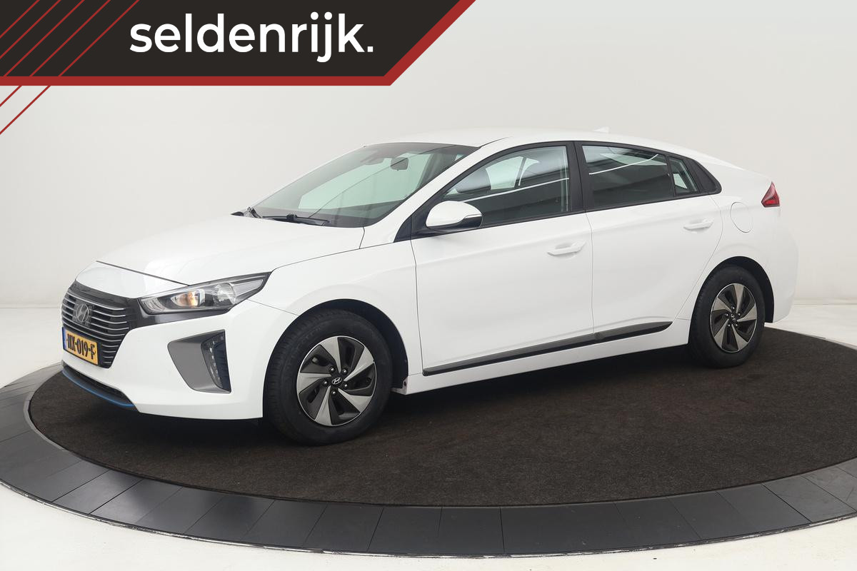 Hyundai IONIQ 1.6 GDi i-Motion | Adaptive cruise | Camera | Navigatie | Climate control | PDC | Bluetooth | DAB | LED Hyundai IONIQ 1.6 GDi i-Motion | Adaptive cruise | Camera | Navigatie | Climate control | PDC | Bluetooth | DAB | LED