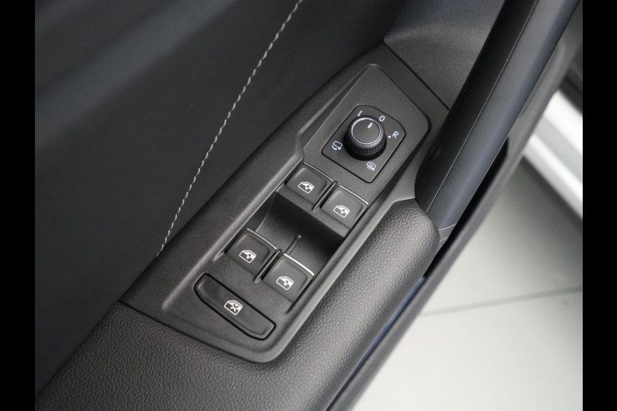 Volkswagen Tiguan 1.4 TSI eHybrid DSG 245pk R-Line Business+ Panorama Navigatie Camera Stoelverwarming Trekhaak 292