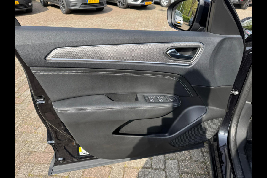 Renault Arkana 1.6 E-Tech Hybrid 145 Intens Pano / P-sensoren & camera / Groot navi