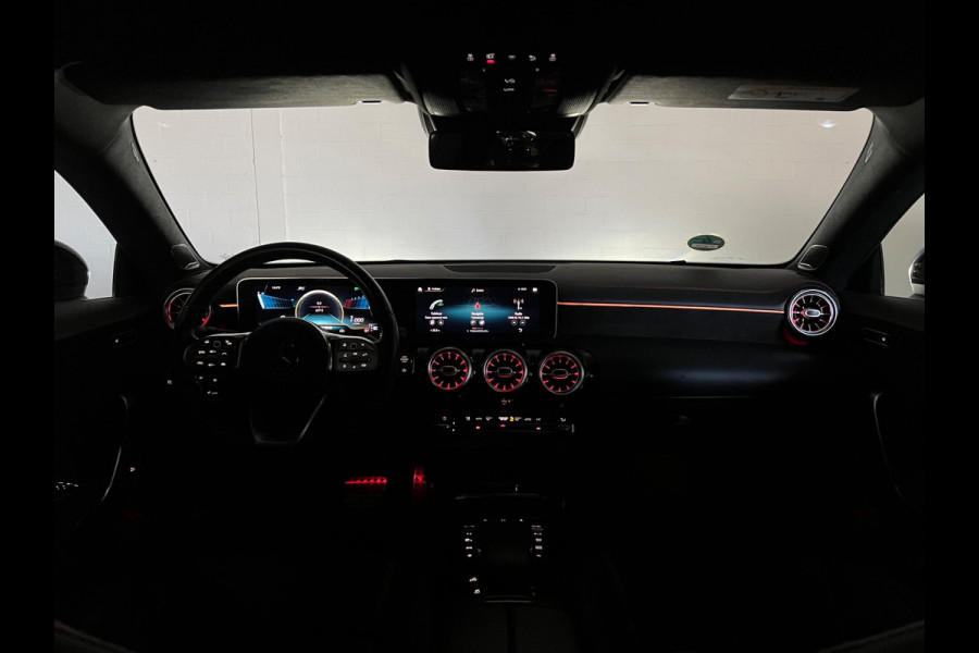 Mercedes-Benz CLA-Klasse Shooting Brake AMG 35 4MATIC Premium Plus | Schaalstoelen | Burmester | Adapt. Cruise c. | Sfeer verl.