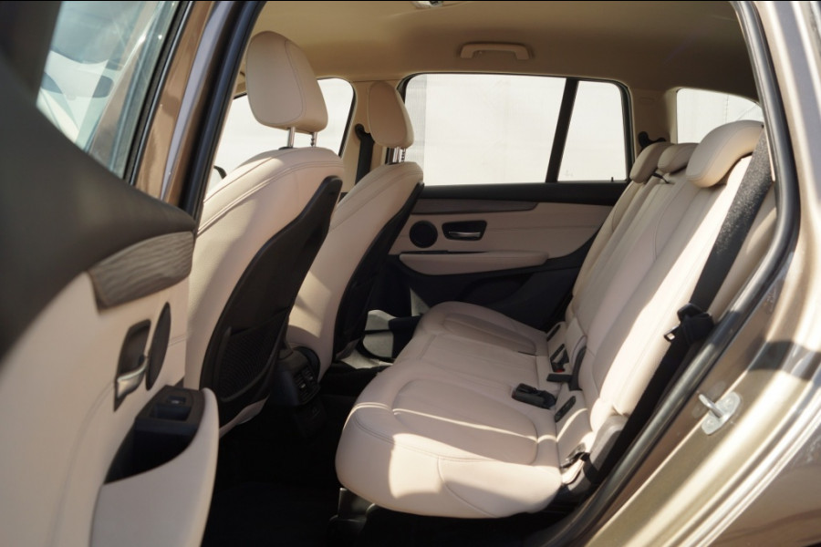 BMW 2 Serie Gran Tourer 218i 140pk Automaat High Executive Edition 5-persoons