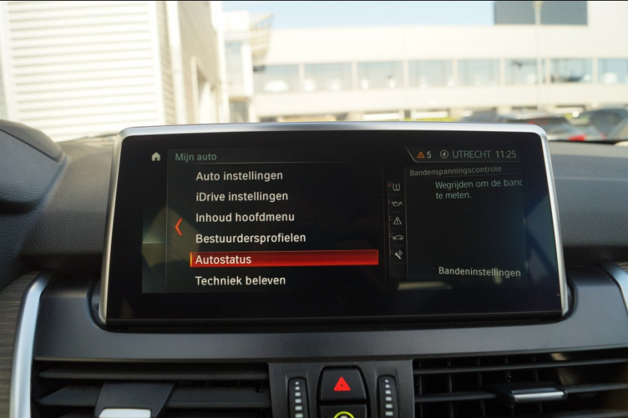 BMW 2 Serie Gran Tourer 218i 140pk Automaat High Executive Edition 5-persoons