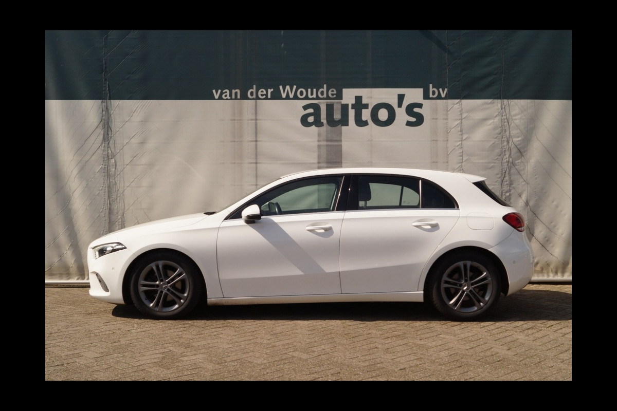 Mercedes-Benz A-Klasse 180d Automaat Business Solution Limited -LED-ECC-NAVI- Mercedes-Benz A-Klasse 180d Automaat Business Solution Limited -LED-ECC-NAVI-