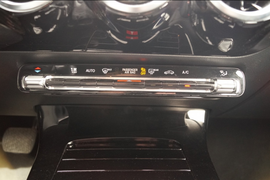 Mercedes-Benz A-Klasse 180d Automaat Business Solution Limited -LED-ECC-NAVI-
