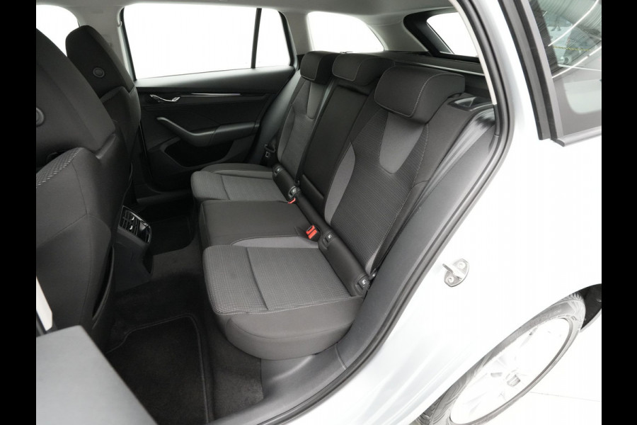 Škoda Octavia Combi 1.5 e-TSI 150pk DSG Business Edition Navigatie Virtual Cockpit Cruise Pdc Acc Carplay 172