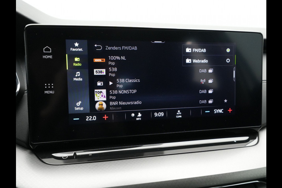 Škoda Octavia Combi 1.5 e-TSI 150pk DSG Business Edition Navigatie Virtual Cockpit Cruise Pdc Acc Carplay 172