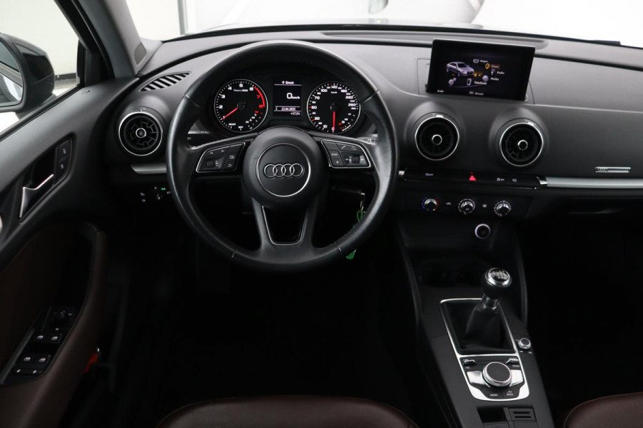 Audi A3 30 TFSI | Leder | Xenon | Getint glas | Airco | Bluetooth