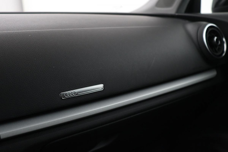 Audi A3 30 TFSI | Leder | Xenon | Getint glas | Airco | Bluetooth