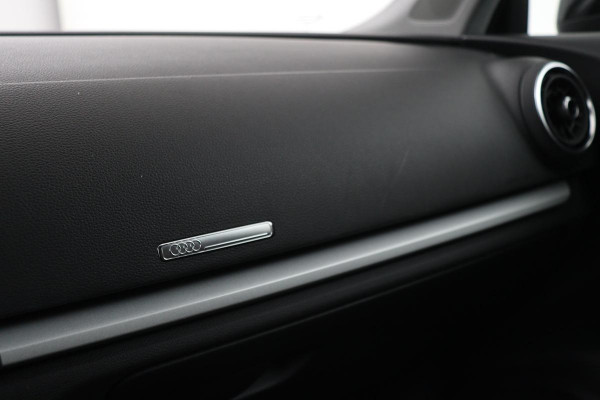 Audi A3 30 TFSI | Leder | Xenon | Getint glas | Airco | Bluetooth