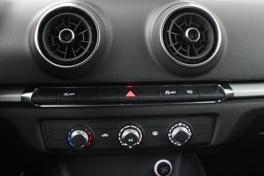 Audi A3 30 TFSI | Leder | Xenon | Getint glas | Airco | Bluetooth
