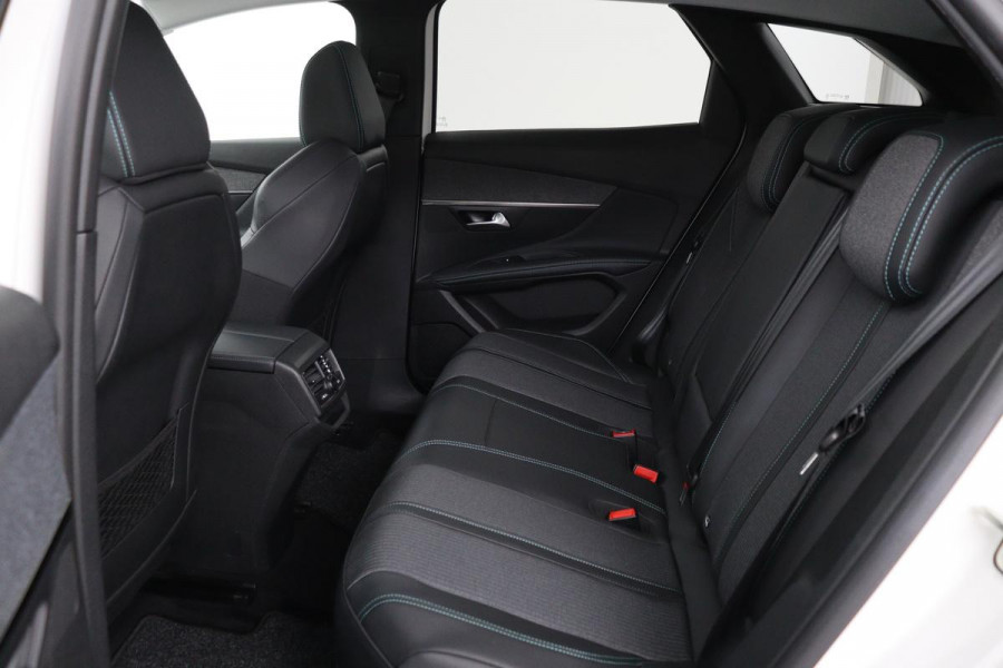Peugeot 3008 1.6 HYbrid 225 Allure | Stoelverwarming | Carplay | Adaptive cruise | Full LED | Keyless | Camera | Navigatie | Dodehoek detectie | Half leder