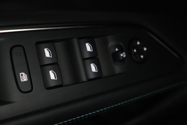 Peugeot 3008 1.6 HYbrid 225 Allure | Stoelverwarming | Carplay | Adaptive cruise | Full LED | Keyless | Camera | Navigatie | Dodehoek detectie | Half leder