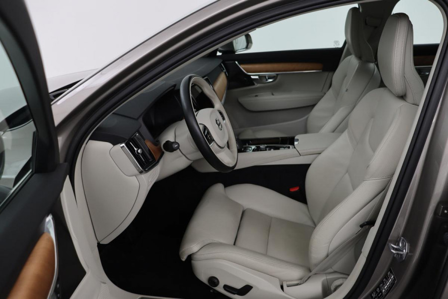 Volvo V90 2.0 T6 AWD Recharge Business Pro | Trekhaak | Leder | Stoel & stuurverwarming | Harman/Kardon | Adaptive cruise | Camera | Carplay | Keyless | Navigatie