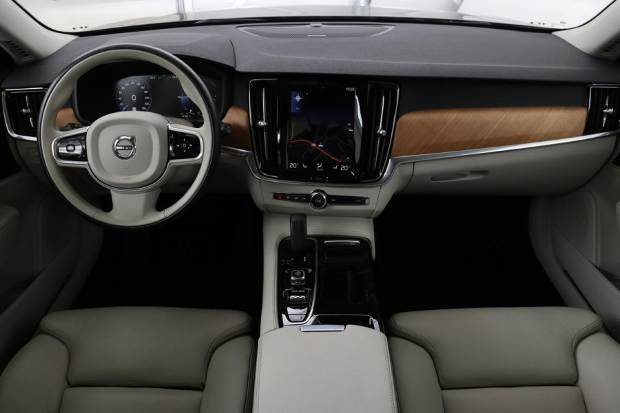 Volvo V90 2.0 T6 AWD Recharge Business Pro | Trekhaak | Leder | Stoel & stuurverwarming | Harman/Kardon | Adaptive cruise | Camera | Carplay | Keyless | Navigatie