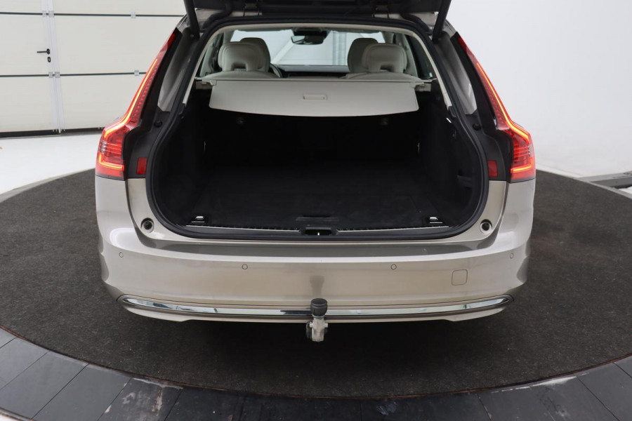 Volvo V90 2.0 T6 AWD Recharge Business Pro | Trekhaak | Leder | Stoel & stuurverwarming | Harman/Kardon | Adaptive cruise | Camera | Carplay | Keyless | Navigatie