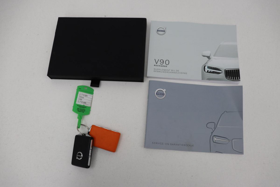 Volvo V90 2.0 T6 AWD Recharge Business Pro | Trekhaak | Leder | Stoel & stuurverwarming | Harman/Kardon | Adaptive cruise | Camera | Carplay | Keyless | Navigatie