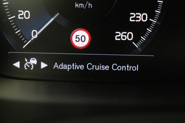 Volvo V90 2.0 T6 AWD Recharge Business Pro | Trekhaak | Leder | Stoel & stuurverwarming | Harman/Kardon | Adaptive cruise | Camera | Carplay | Keyless | Navigatie