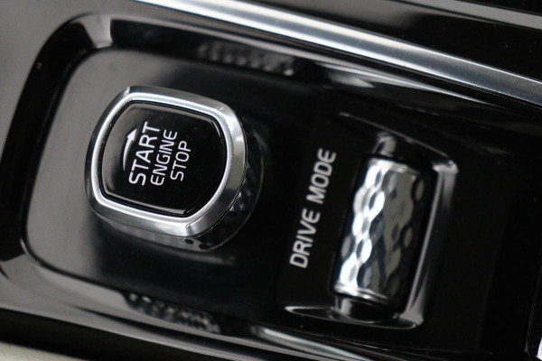 Volvo V90 2.0 T6 AWD Recharge Business Pro | Trekhaak | Leder | Stoel & stuurverwarming | Harman/Kardon | Adaptive cruise | Camera | Carplay | Keyless | Navigatie