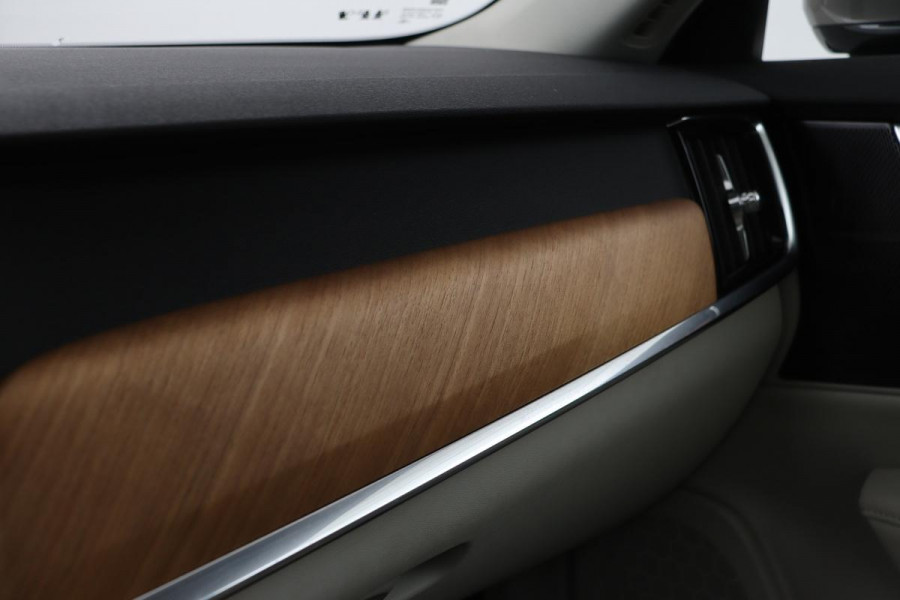 Volvo V90 2.0 T6 AWD Recharge Business Pro | Trekhaak | Leder | Stoel & stuurverwarming | Harman/Kardon | Adaptive cruise | Camera | Carplay | Keyless | Navigatie