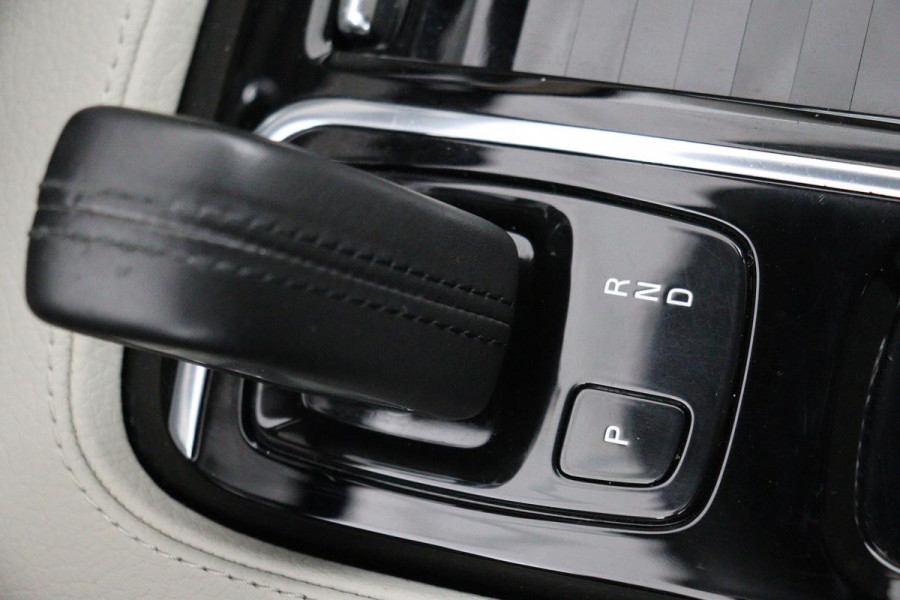 Volvo V90 2.0 T6 AWD Recharge Business Pro | Trekhaak | Leder | Stoel & stuurverwarming | Harman/Kardon | Adaptive cruise | Camera | Carplay | Keyless | Navigatie