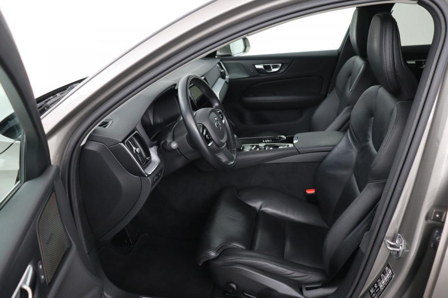 Volvo V60 2.0 T6 Recharge AWD Business Pro | Panoramadak | Head-Up | Leder | 360 camera | Stoel & stuurverwarming | Harman/Kardon | Keyless | Full LED | Carplay | Navigatie