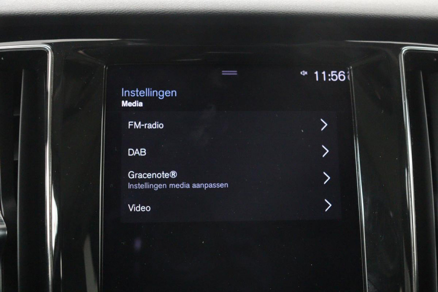 Volvo V60 2.0 T6 Recharge AWD Business Pro | Panoramadak | Head-Up | Leder | 360 camera | Stoel & stuurverwarming | Harman/Kardon | Keyless | Full LED | Carplay | Navigatie