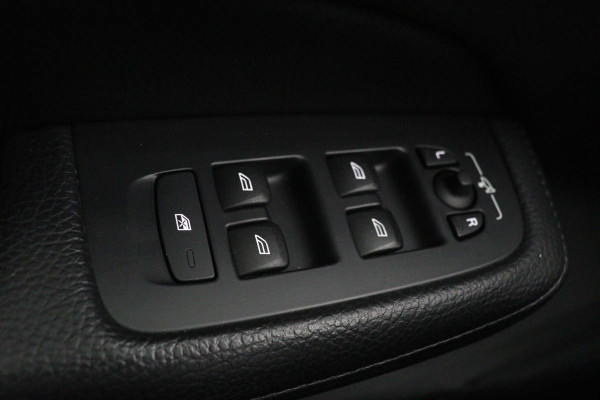 Volvo V60 2.0 T6 Recharge AWD Business Pro | Panoramadak | Head-Up | Leder | 360 camera | Stoel & stuurverwarming | Harman/Kardon | Keyless | Full LED | Carplay | Navigatie