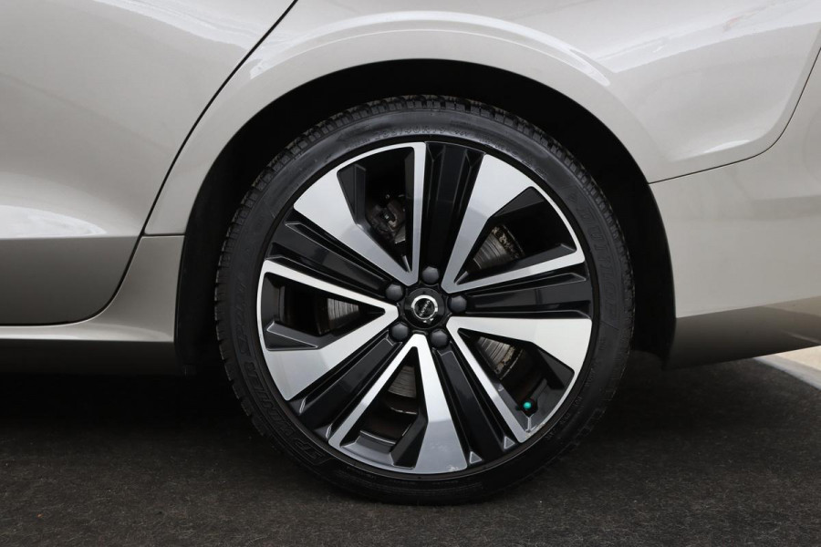 Volvo V60 2.0 T6 Recharge AWD Business Pro | Panoramadak | Head-Up | Leder | 360 camera | Stoel & stuurverwarming | Harman/Kardon | Keyless | Full LED | Carplay | Navigatie