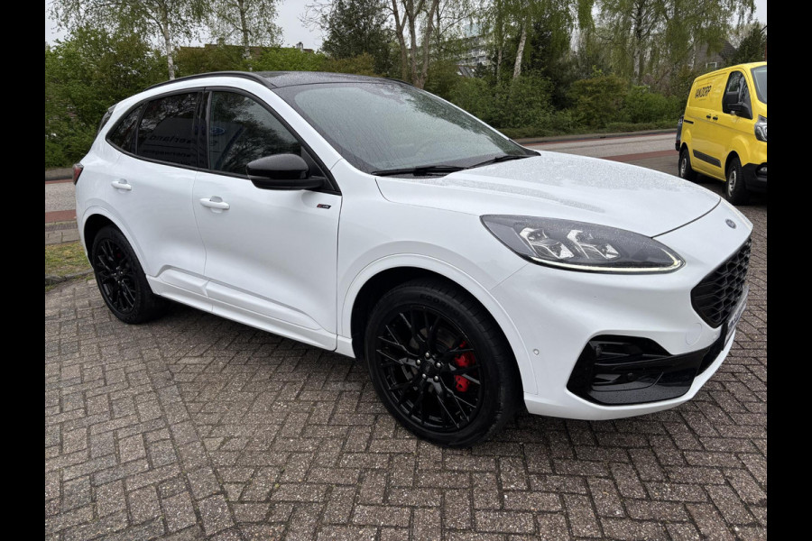 Ford Kuga 2.5 PHEV ST-Line X 225pk | Black Pack | Adaptive cruise control | Winter Pack | BTW verrekenbaar | 20 inch velgen |  Rode Remklauwen | Zwart dak + Spiegels