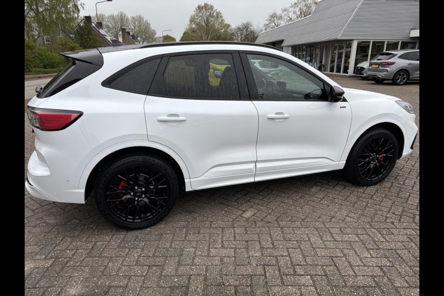 Ford Kuga 2.5 PHEV ST-Line X 225pk | Black Pack | Adaptive cruise control | Winter Pack | BTW verrekenbaar | 20 inch velgen |  Rode Remklauwen | Zwart dak + Spiegels