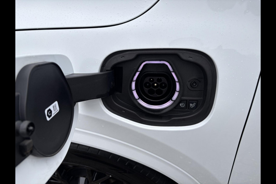 Ford Kuga 2.5 PHEV ST-Line X 225pk | Black Pack | Adaptive cruise control | Winter Pack | BTW verrekenbaar | 20 inch velgen |  Rode Remklauwen | Zwart dak + Spiegels