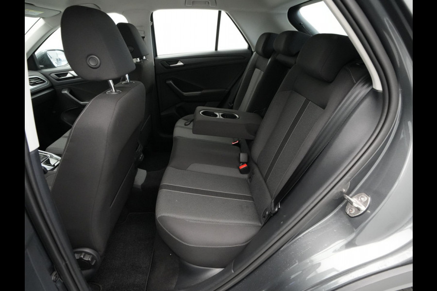 Volkswagen T-Roc 1.5 TSI 150pk DSG Life Navigatie Clima Pdc Acc